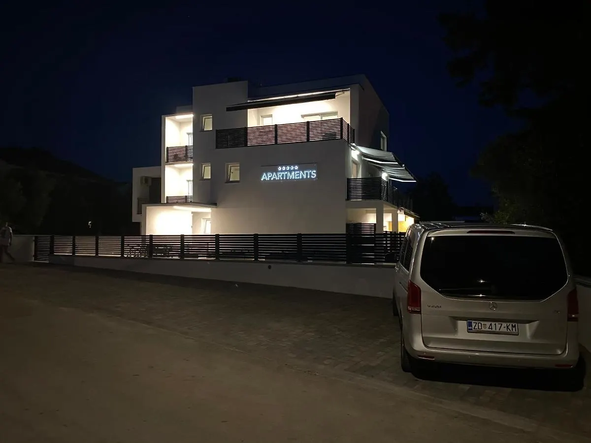 Apartmani Kumenat Biograd Na Moru