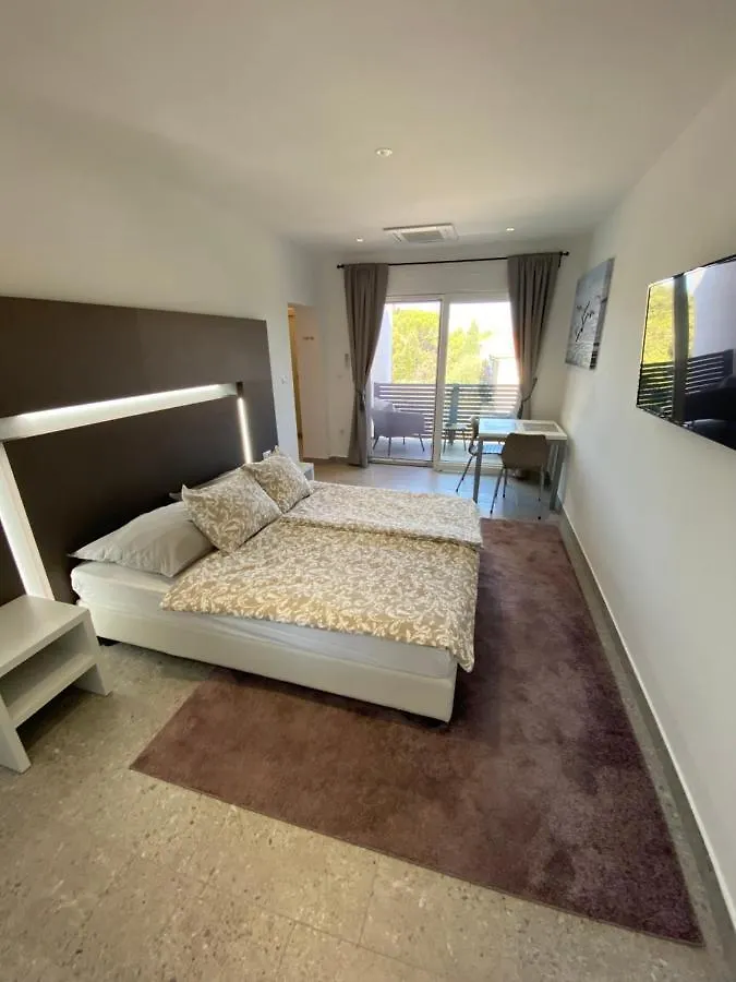 Apartmani Kumenat Biograd Na Moru Apartment